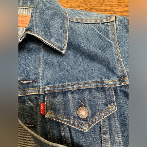 LEVI’S Classic Trucker Denim Jean Jacket Button Up Kids Youth Size 10 Unisex - Picture 6 of 15